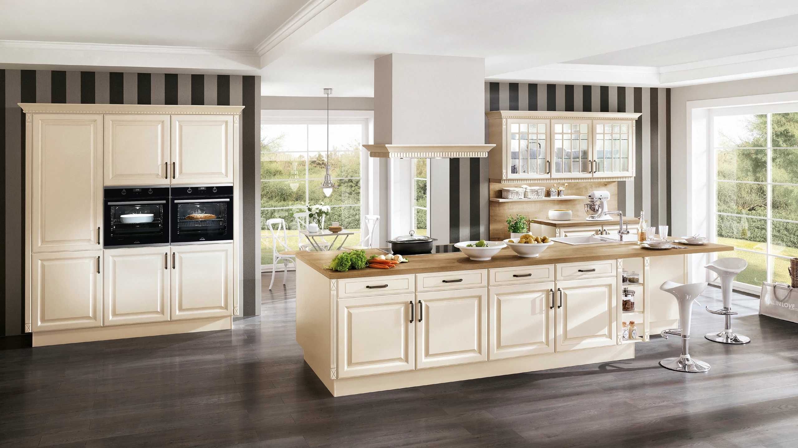 Classic Tradition kitchen configuration